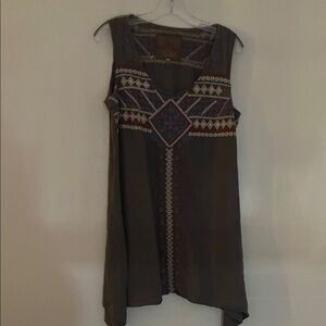 Johnny Was Dark grey embroidered sleeveless dress . It’s linen,comfy , size M